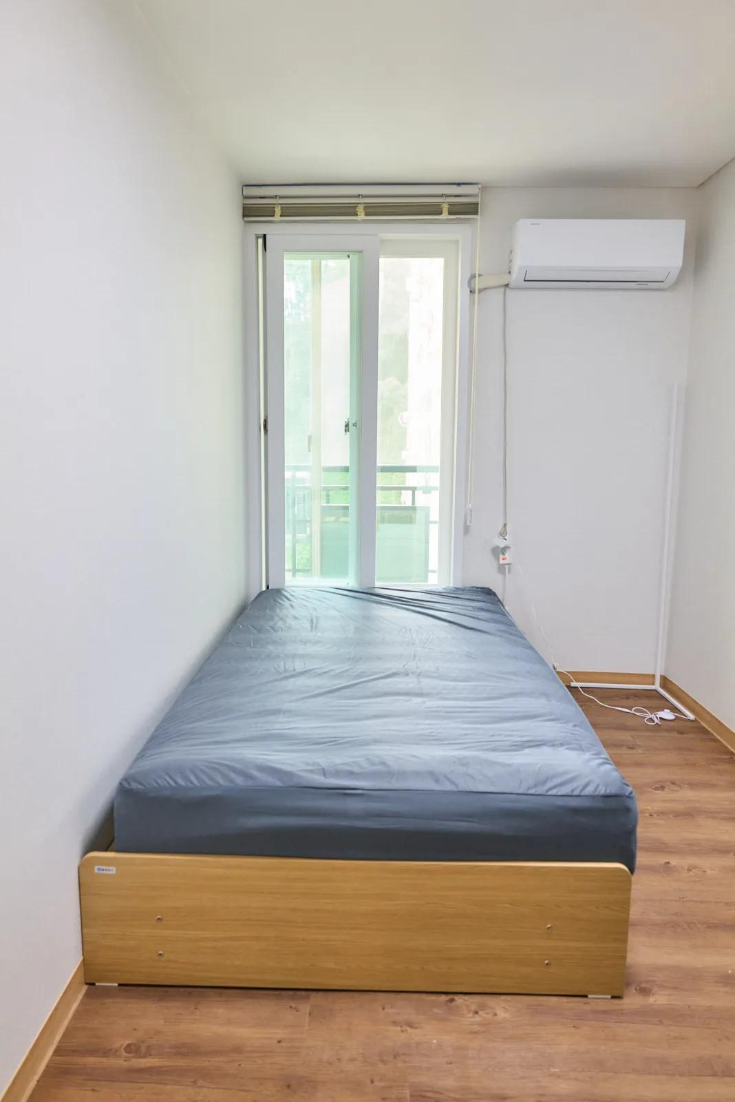 Room image 4