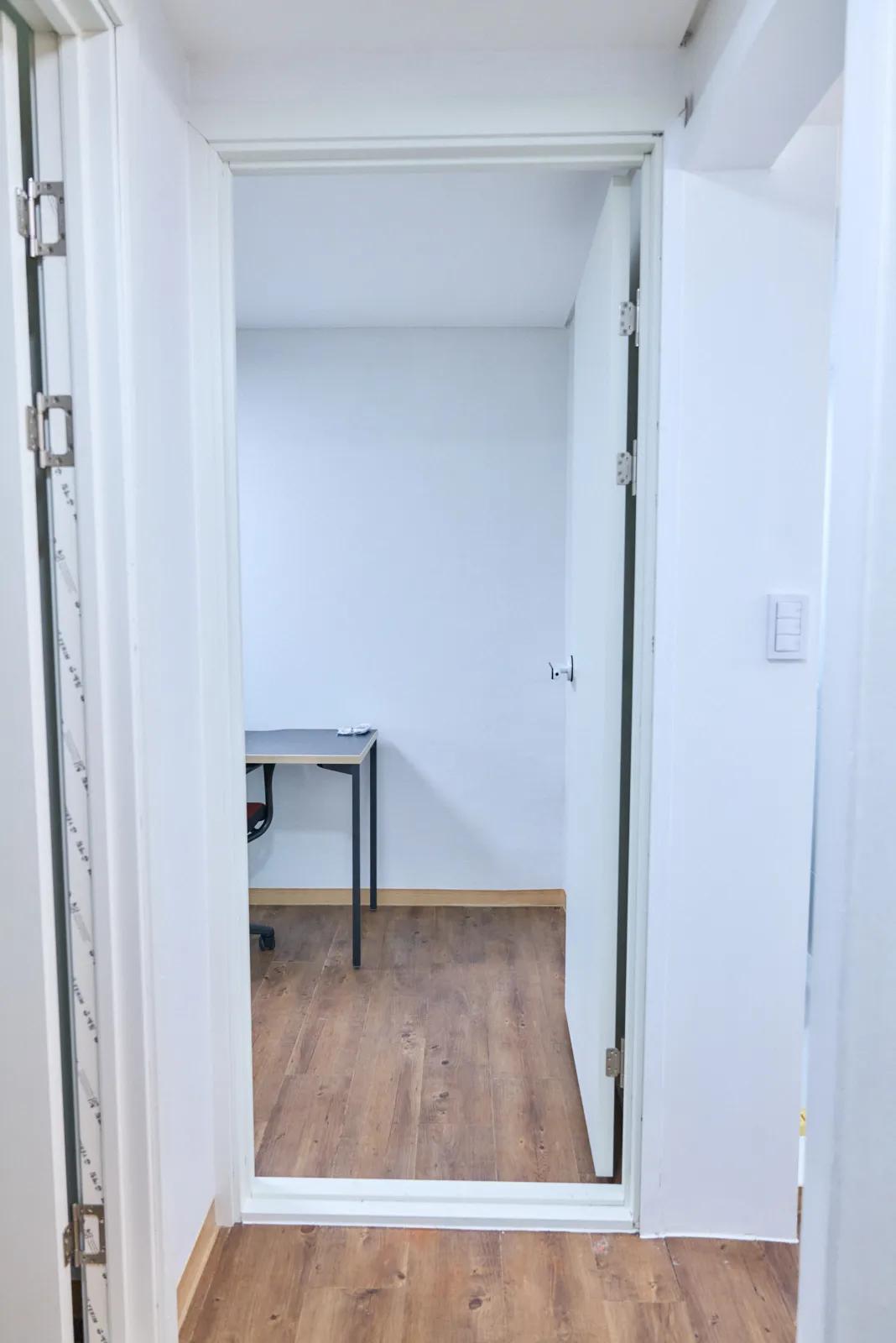 Room image 7