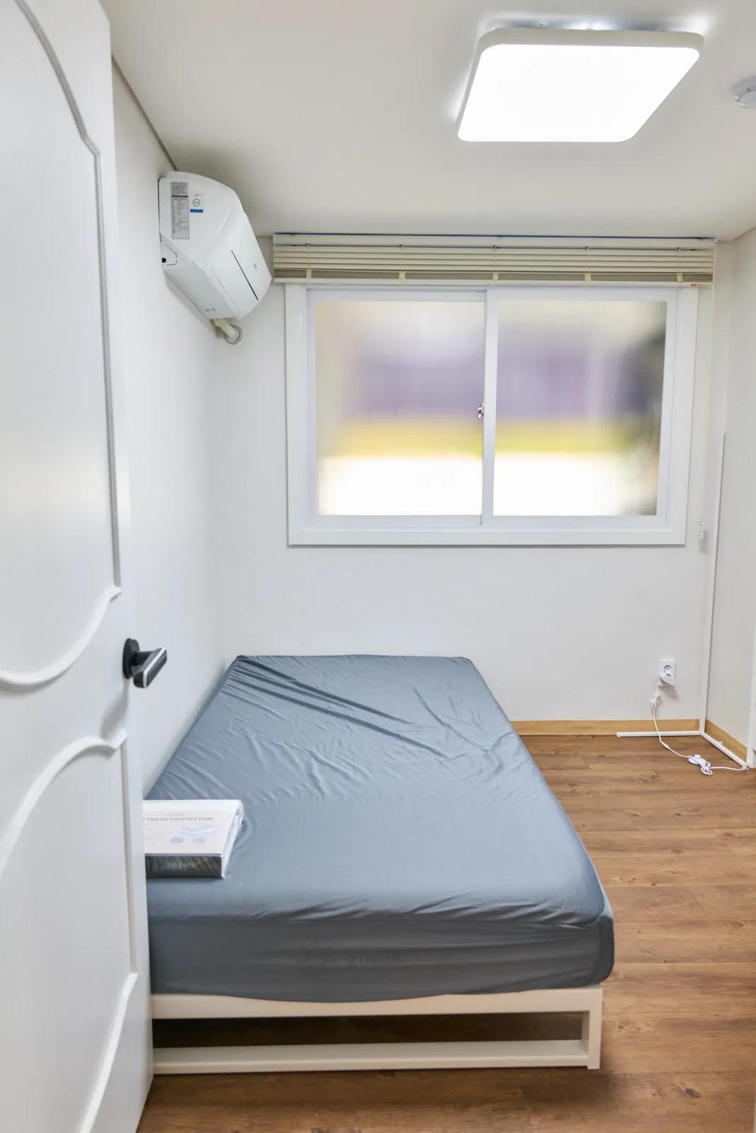 Room image 1