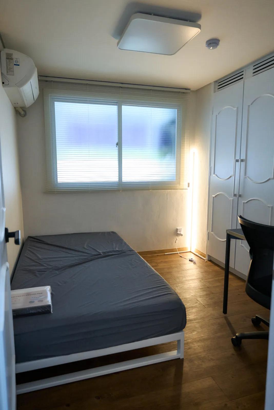 Room image 6