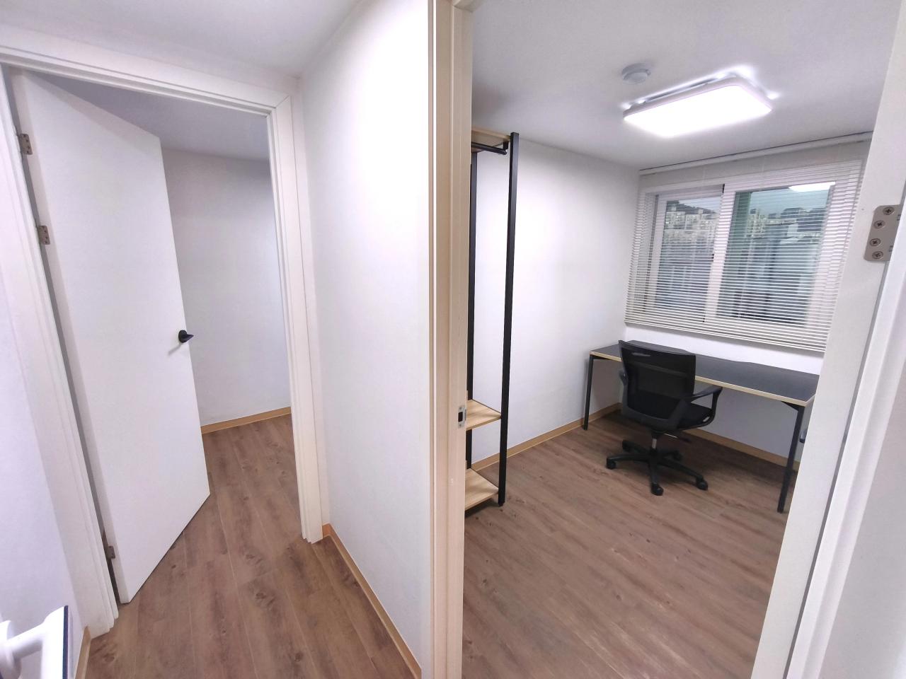 Room image 1