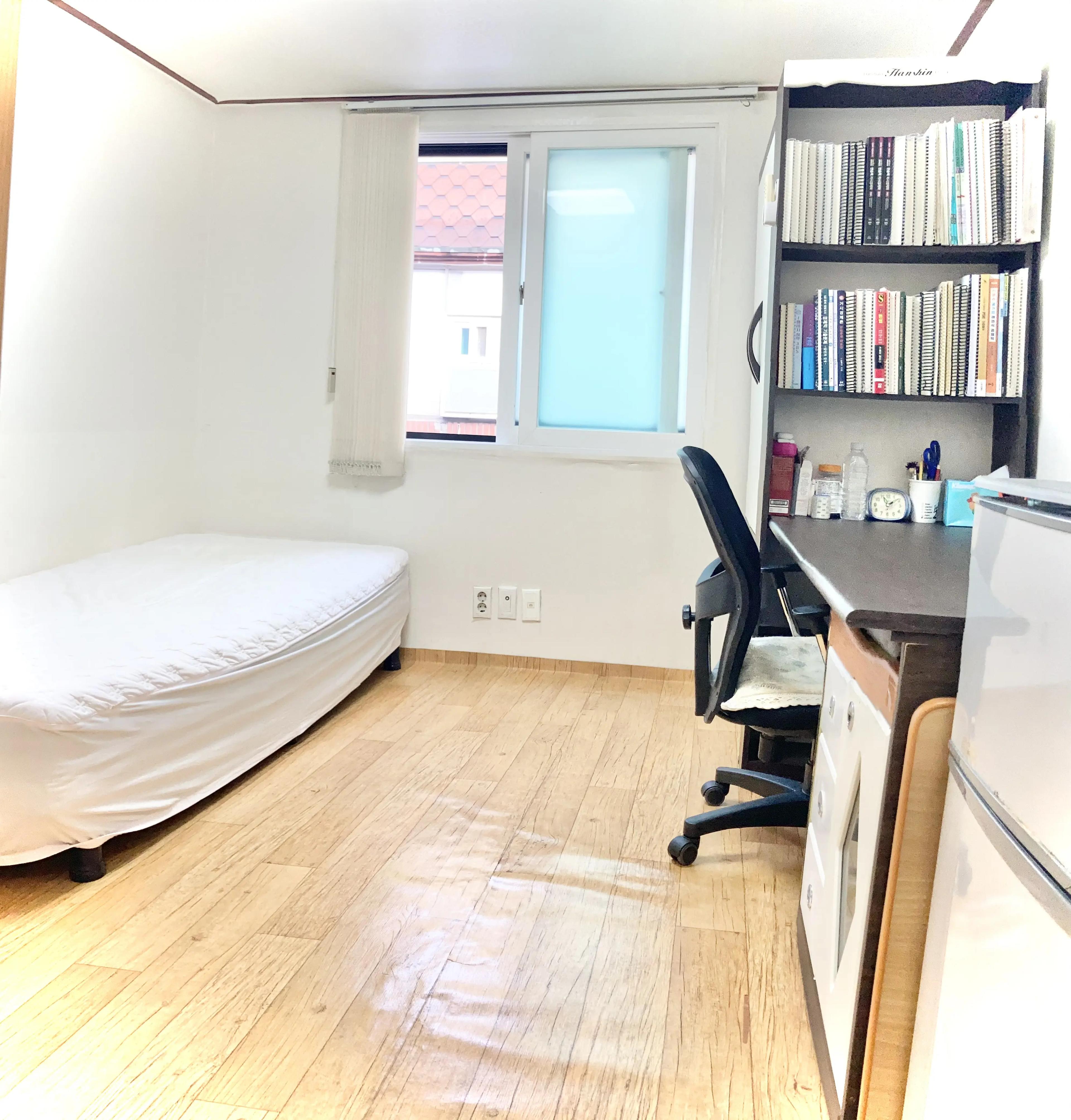 Room image4