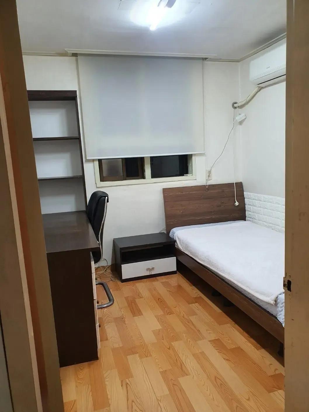 4-50 Changcheon-dong, Seodaemun-gu, Seoul, South Korea SHAREHOUSE $446
