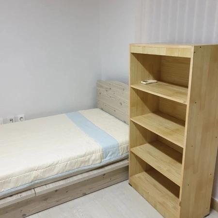 Clean and decent room available^^ (300/30, maintenance fee 60,000) Close to Myongji University, Sinchon, Hongdae, Sangam, and Yeonhui-dong^~^