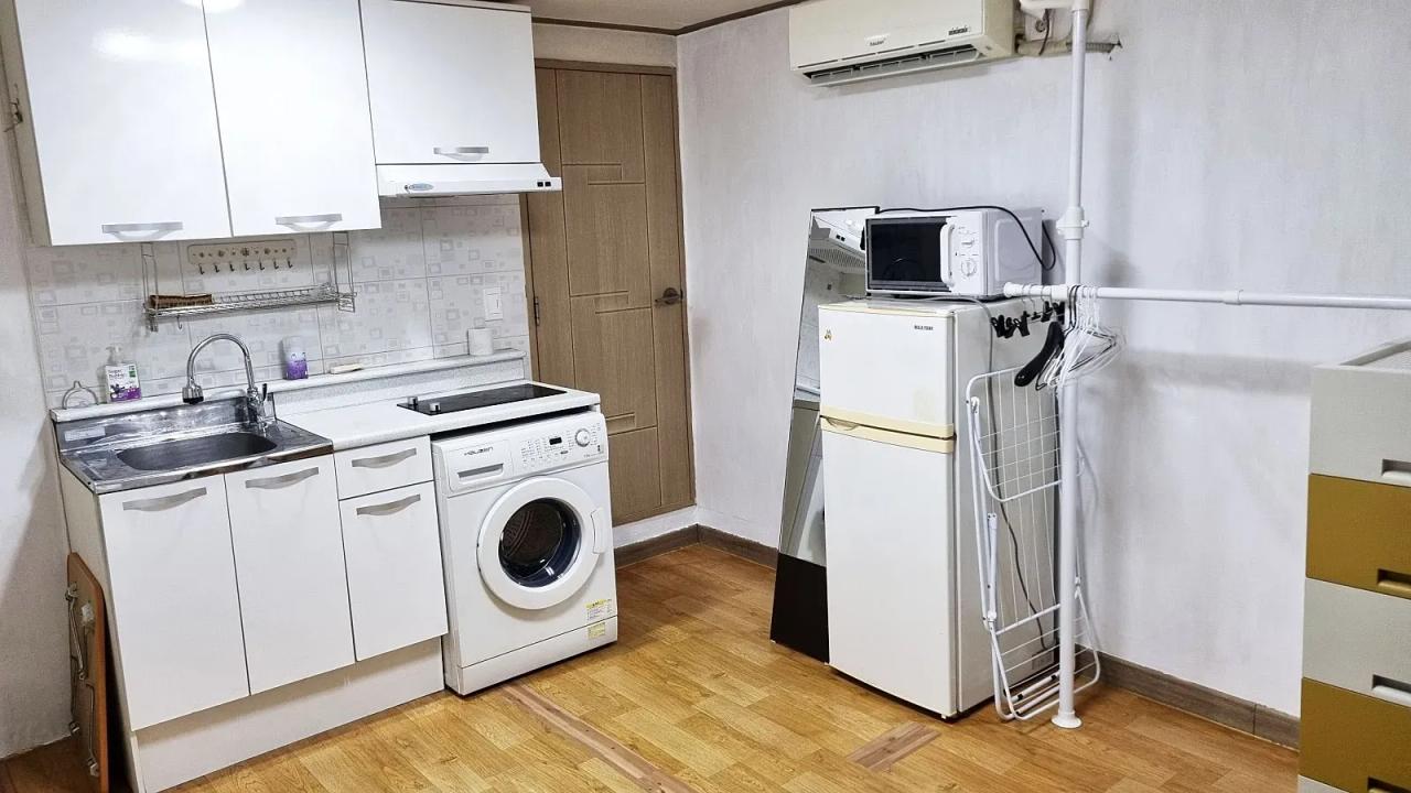8 Imun-ro 19-gil, Dongdaemun District, Seoul, South Korea ONEROOM $288