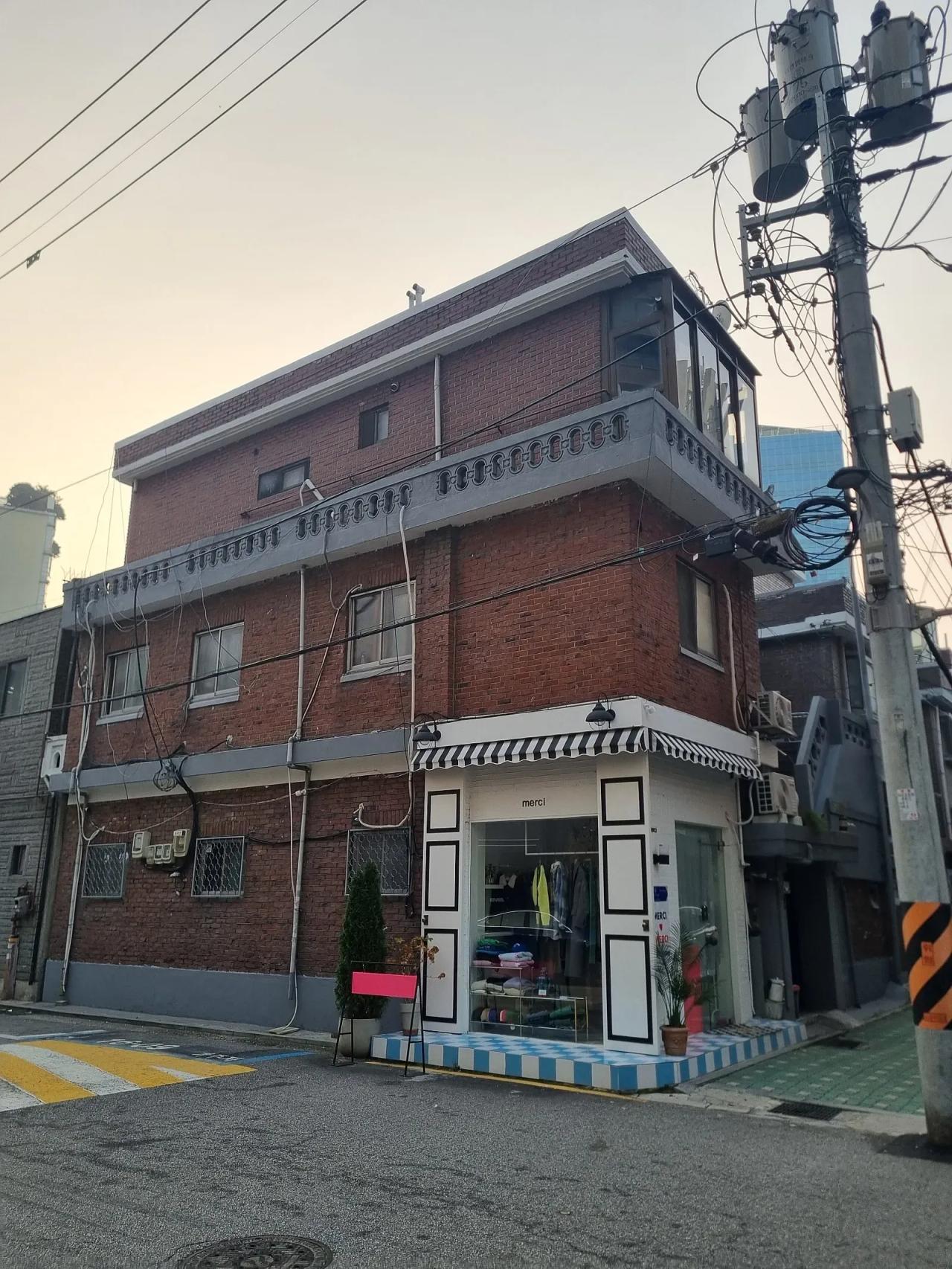 13-361 Seongsu-dong 1(il)-ga, Seongdong-gu, Seoul, South Korea ONEROOM $252