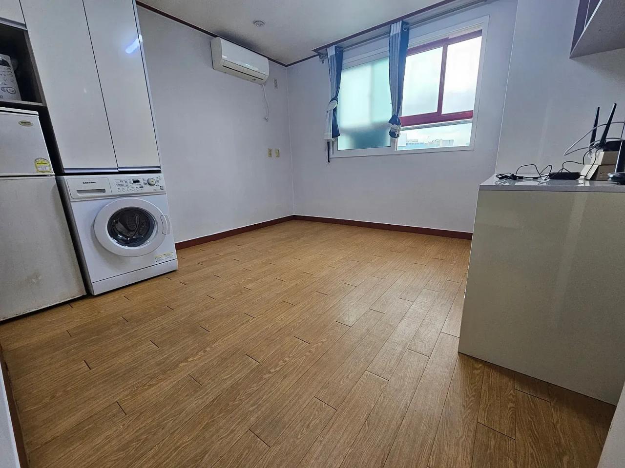 Nambusunhwan-ro, Geumcheon District, Seoul, South Korea ONEROOM $345