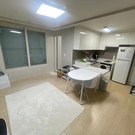 [One-room Monthly Rent] Large one-room / 1.5-room / Separate room and living room / 3-minute walk to Yeoju University, 8-minute drive to Yeoju Station / Well-maintained / 500-45