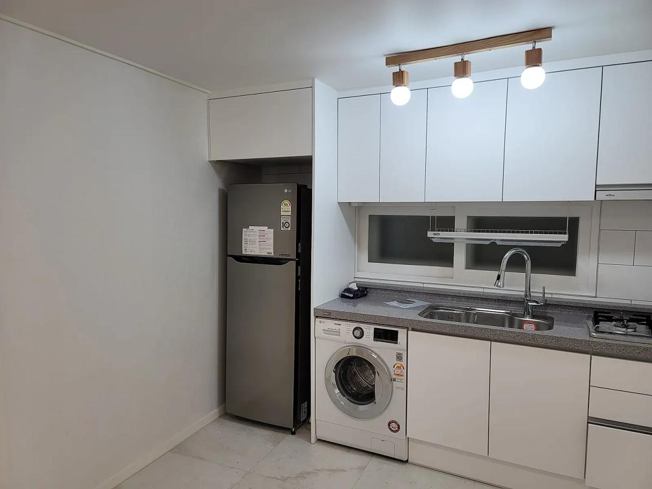 서울 중구 ONEROOM [투룸 전월세] 황학동 빌라(신당역 도보 5분 이내) 2층 실평수 14평 반전세 1.95억 30만원(매매 3억도 가능)