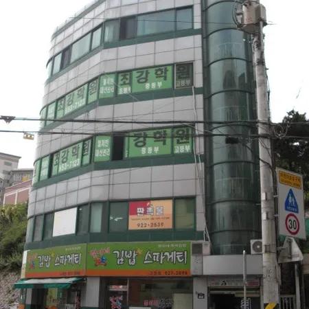 [Two-room Monthly Rent] [4th Floor in Donam-dong] Next to Maewon Elementary School, Interior Renovation Completed, Comfortable and Safe, Convenient Transportation (1000/100)