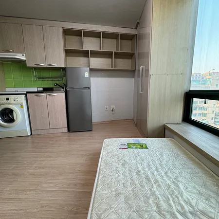 [Cuối tháng 2, dọn vào tháng 3] Căn hộ officetel, phòng đơn, cách ga Baegun (tuyến số 1) 3 phút đi bộ, 100/35 hoặc 200/30
