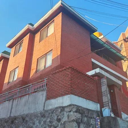 No.1 Chogasungbi Two Room in Jung-gu, Seoul. Subway station area. Quiet and comfortable villa top floor two room 1000/40