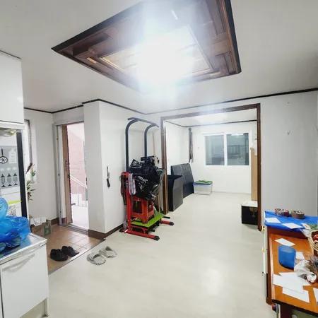 [Two room for sale] Airy and renovated house. Saejeol Station 900m, 30 seconds to the village bus. 8,000만원 전세, 혹은 매매도 가능(15,000만원). 방3개 15평
