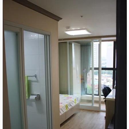 Yonsei front pool option, one room (1 minute from the stop, 5 minutes from Seomun, 3 minutes from Namun), Yeonhee-dong, Yeonnam-dong, Hongdae, near the best and most reliable soundproof veranda, good building owner direct deal,