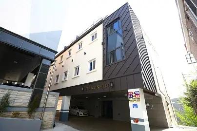 춘천시 ONEROOM 풀옵션 신축원룸텔 공대 5분 거리 정문 5분 거리에 있는 월세 내놓습니다. (단기가능)