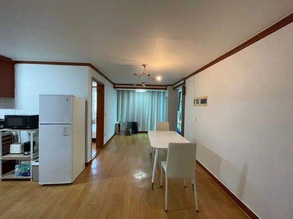 Room image 3