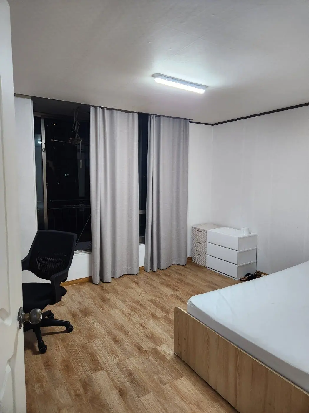 Room image 3