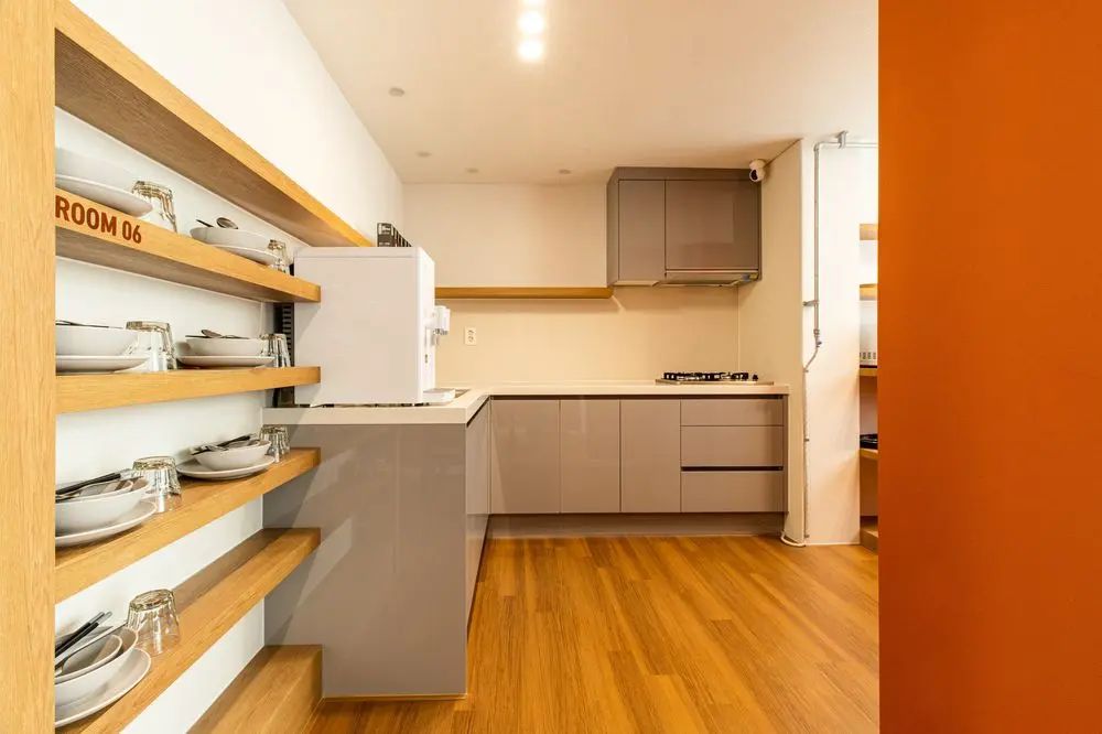 Room image 4