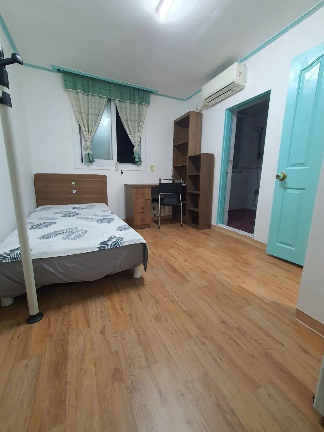 Room image 2