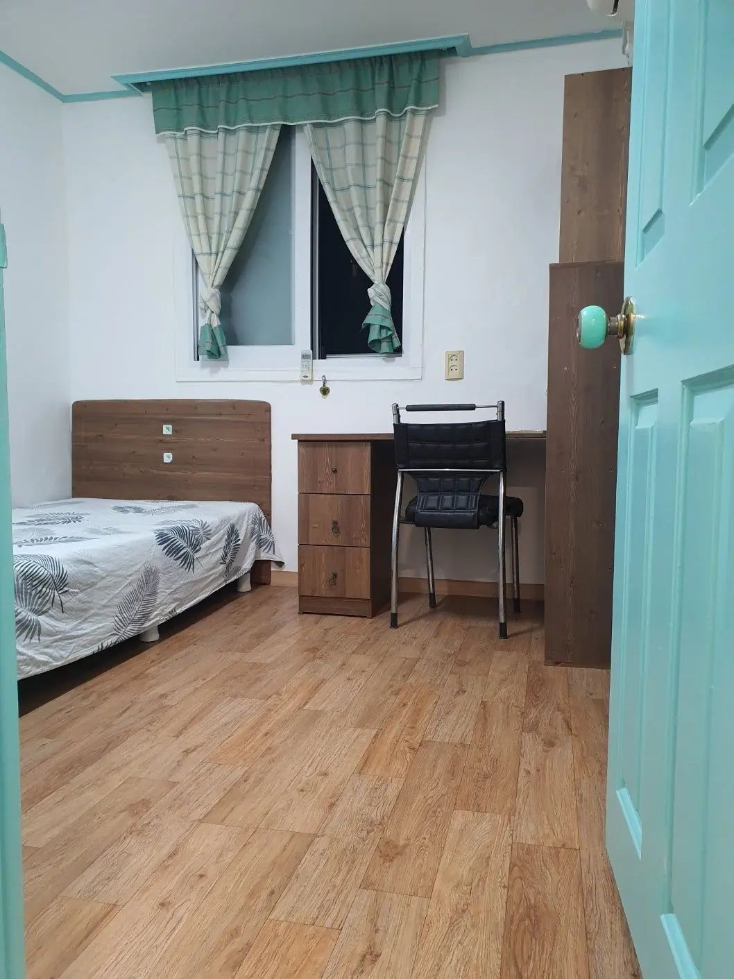 Room image 5