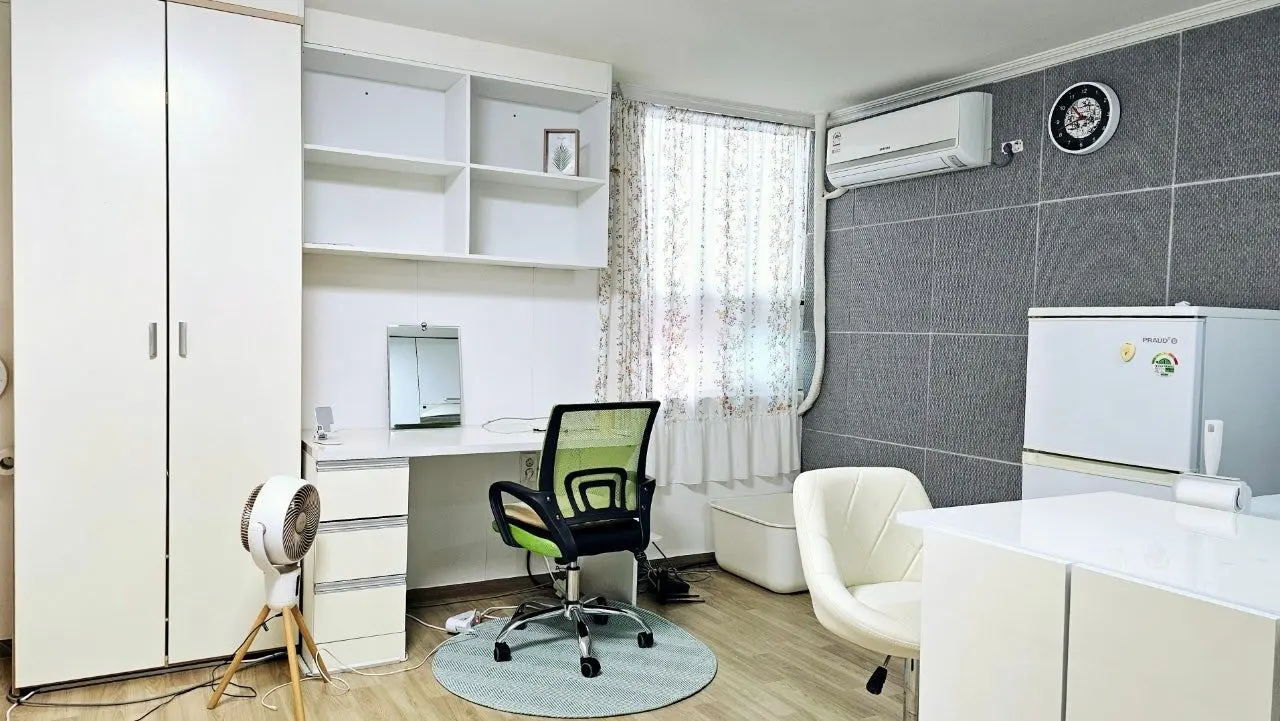 Room image 5