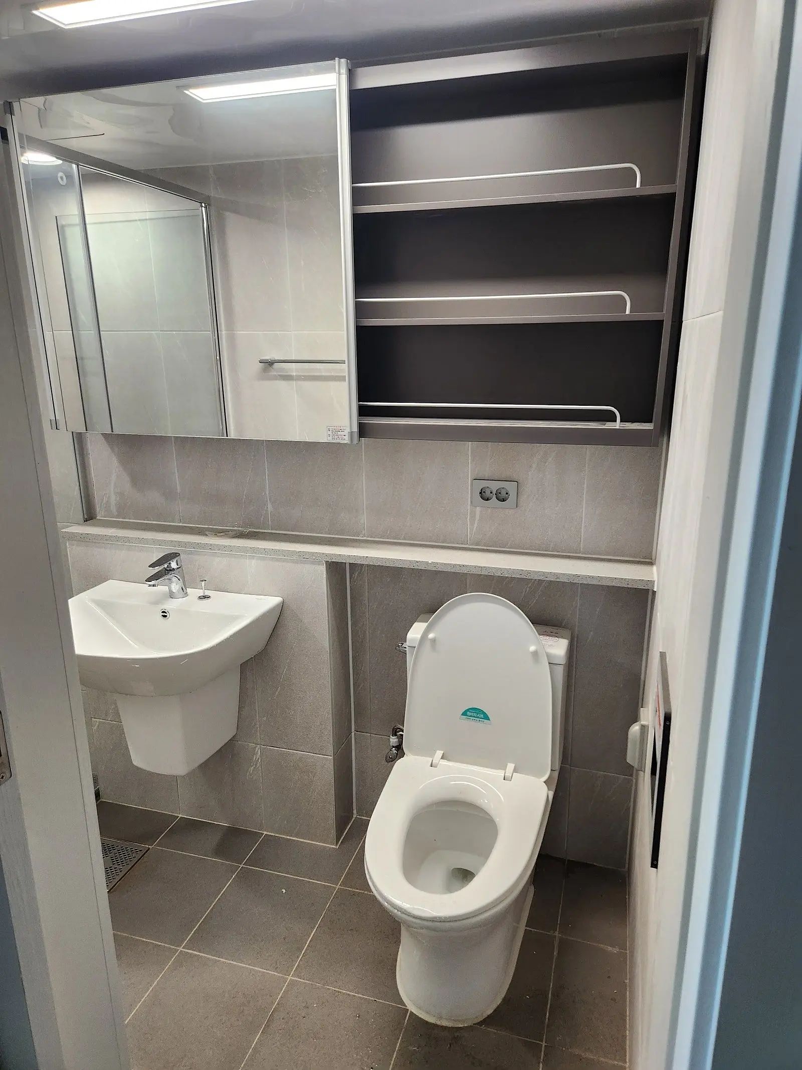 Room image 4