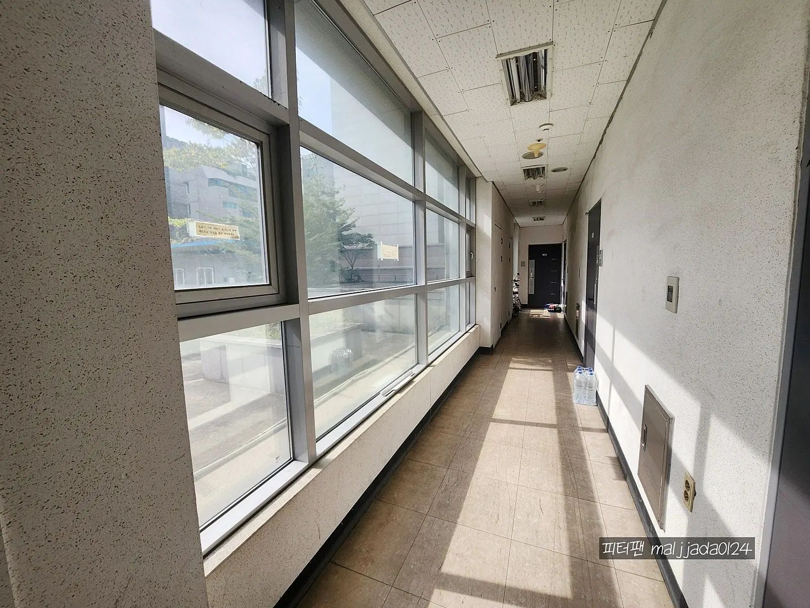 Room image 3