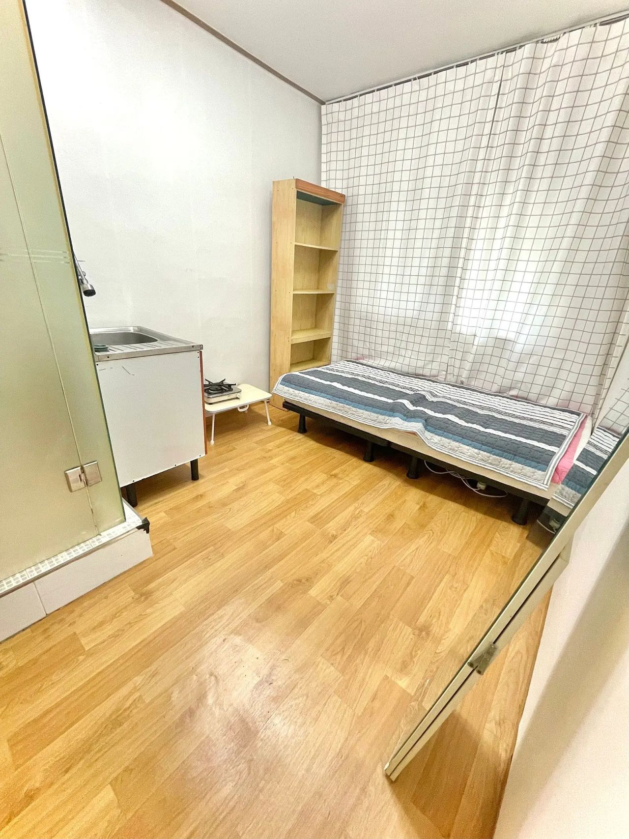 Room image 4