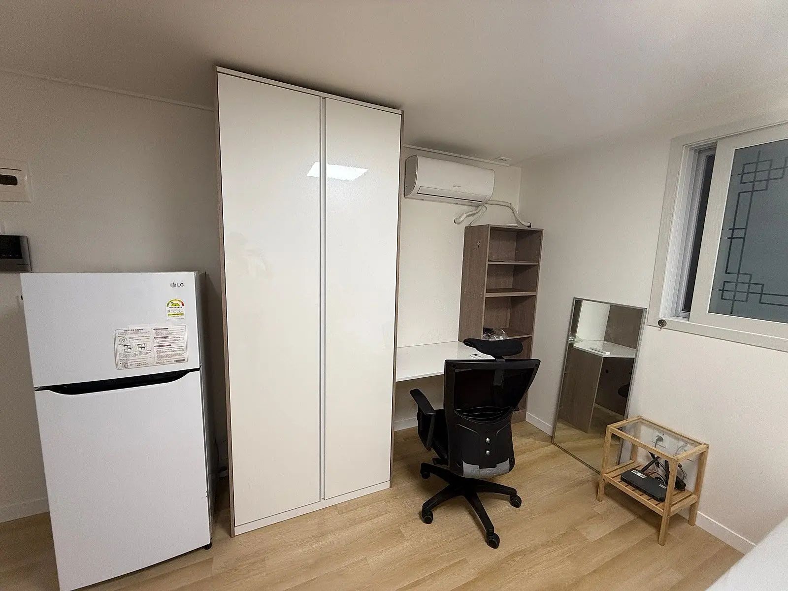 Room image 4