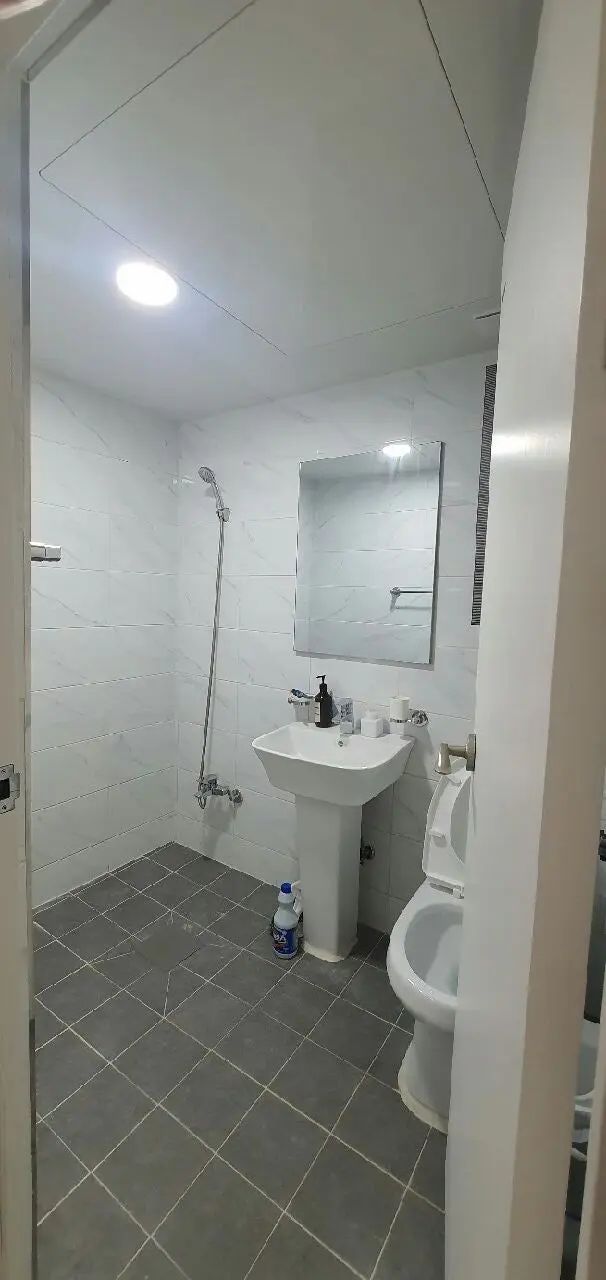 Room image 4