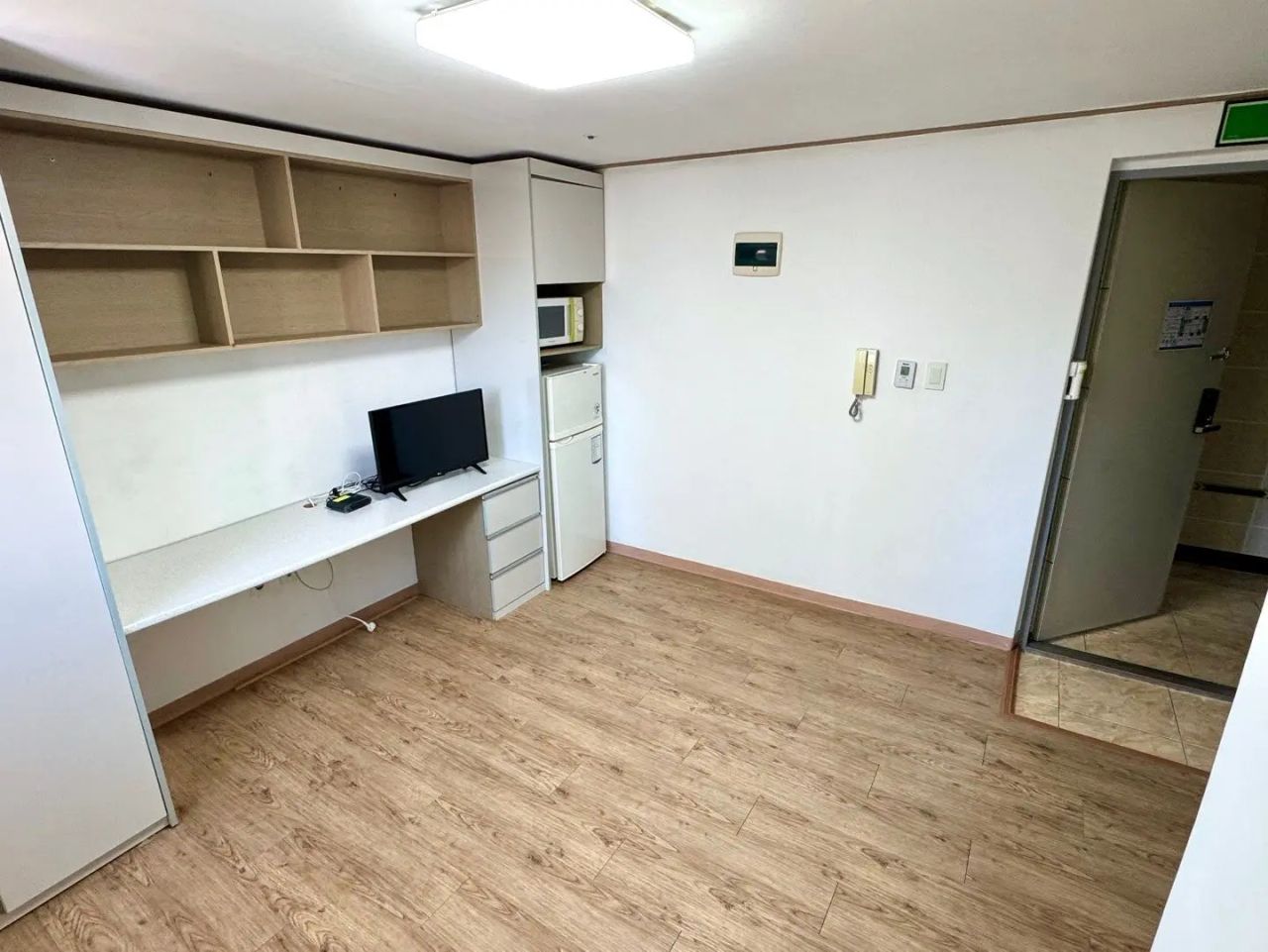 Room image 4