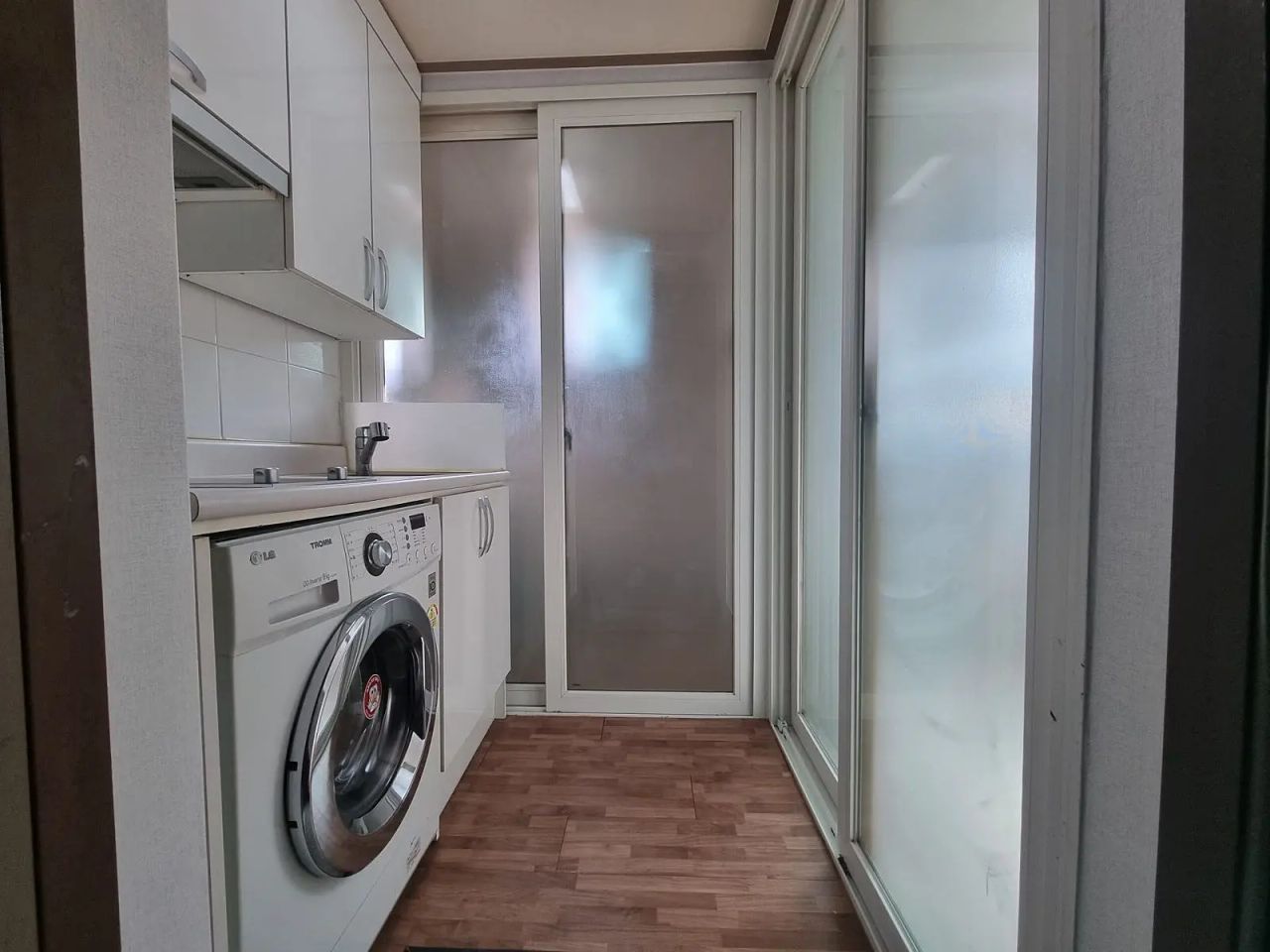 Room image 3