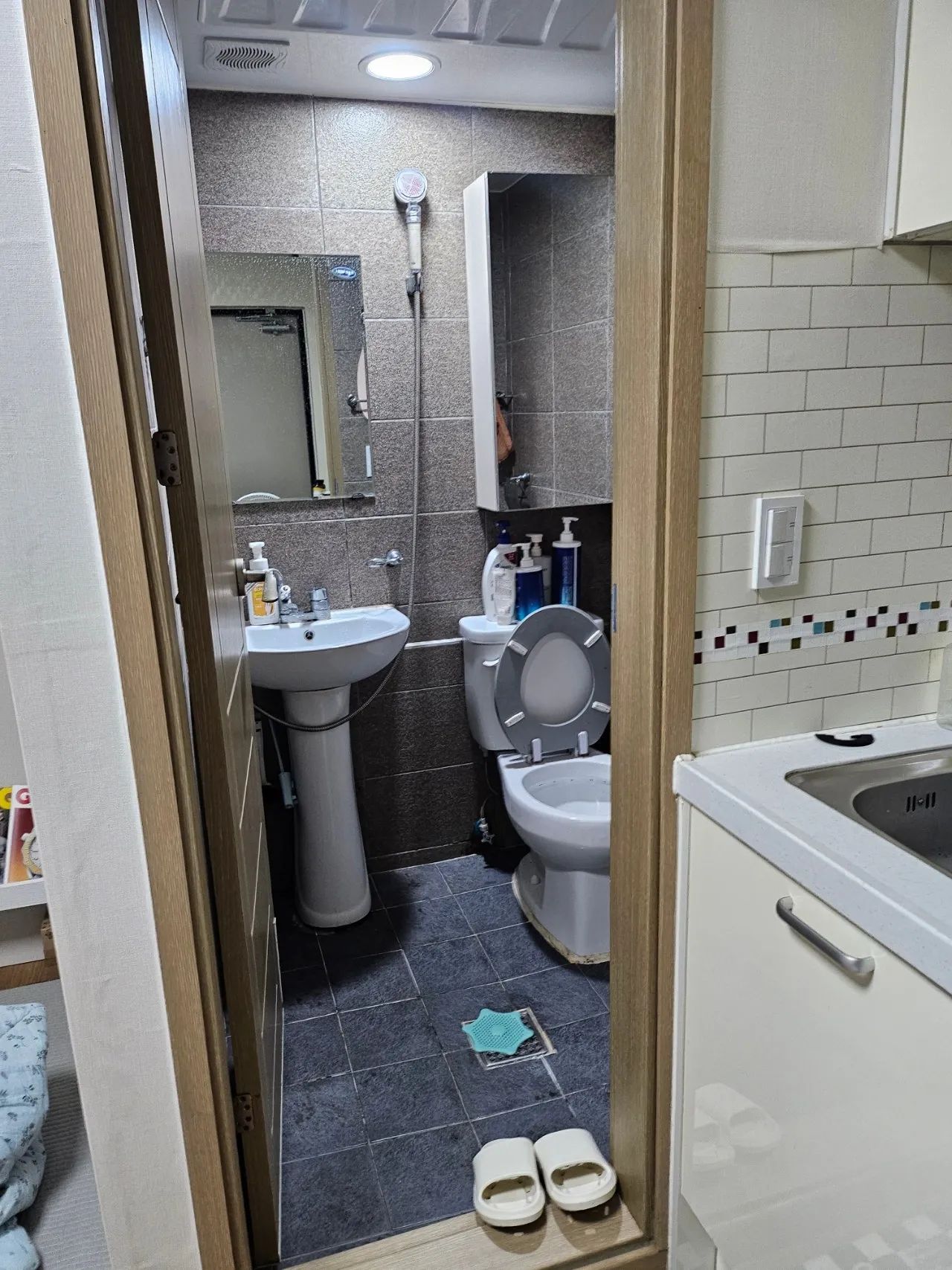 Room image 3