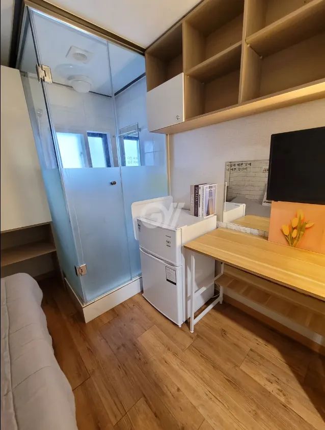 Room image 3