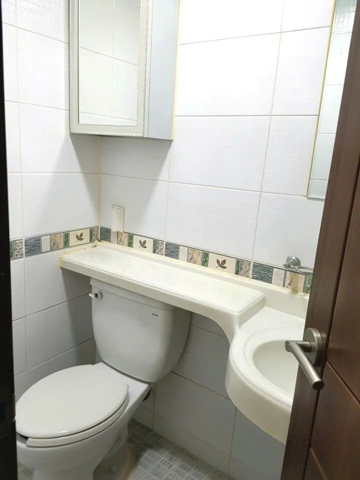 Room image 3
