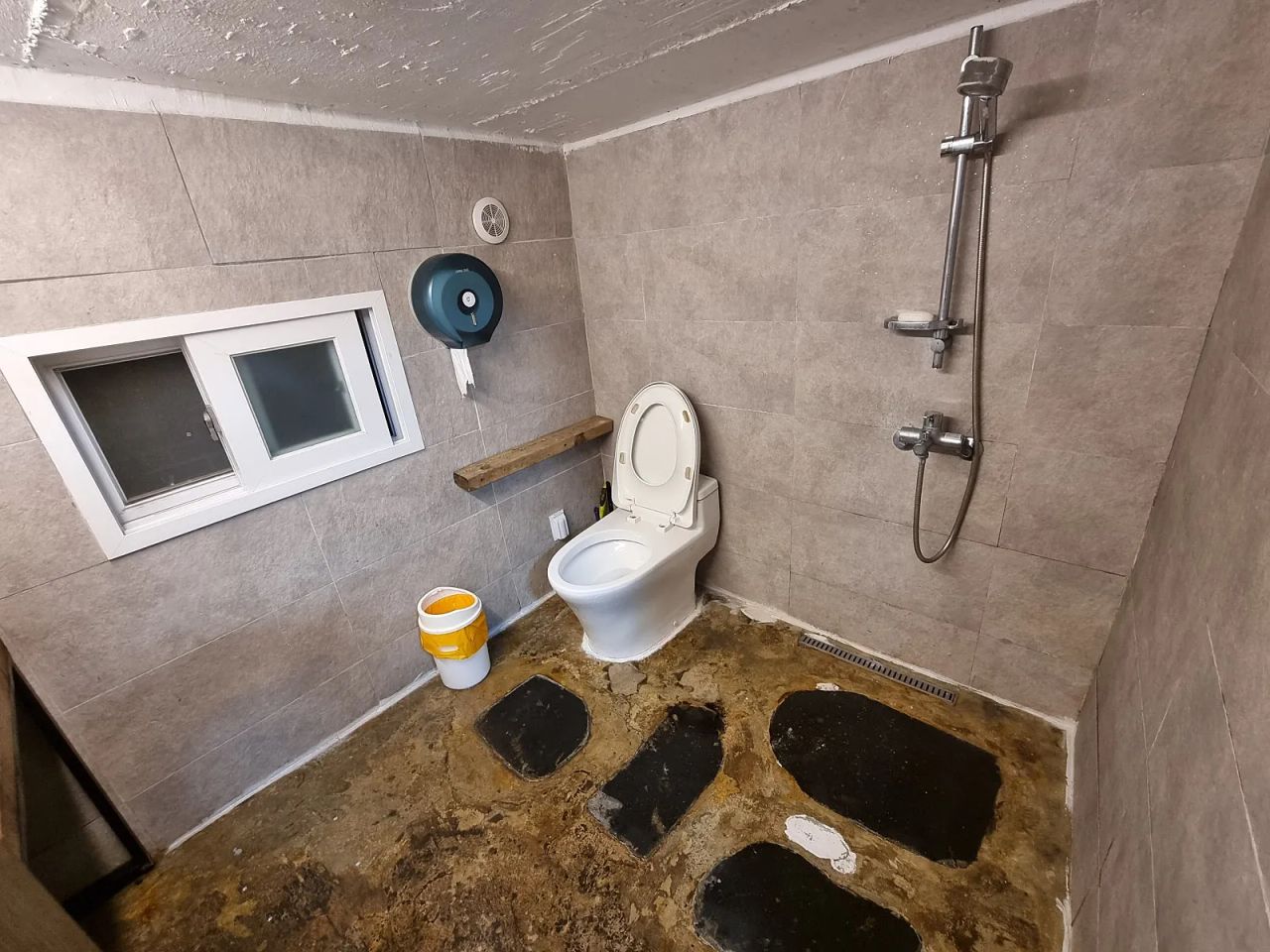 Room image 3