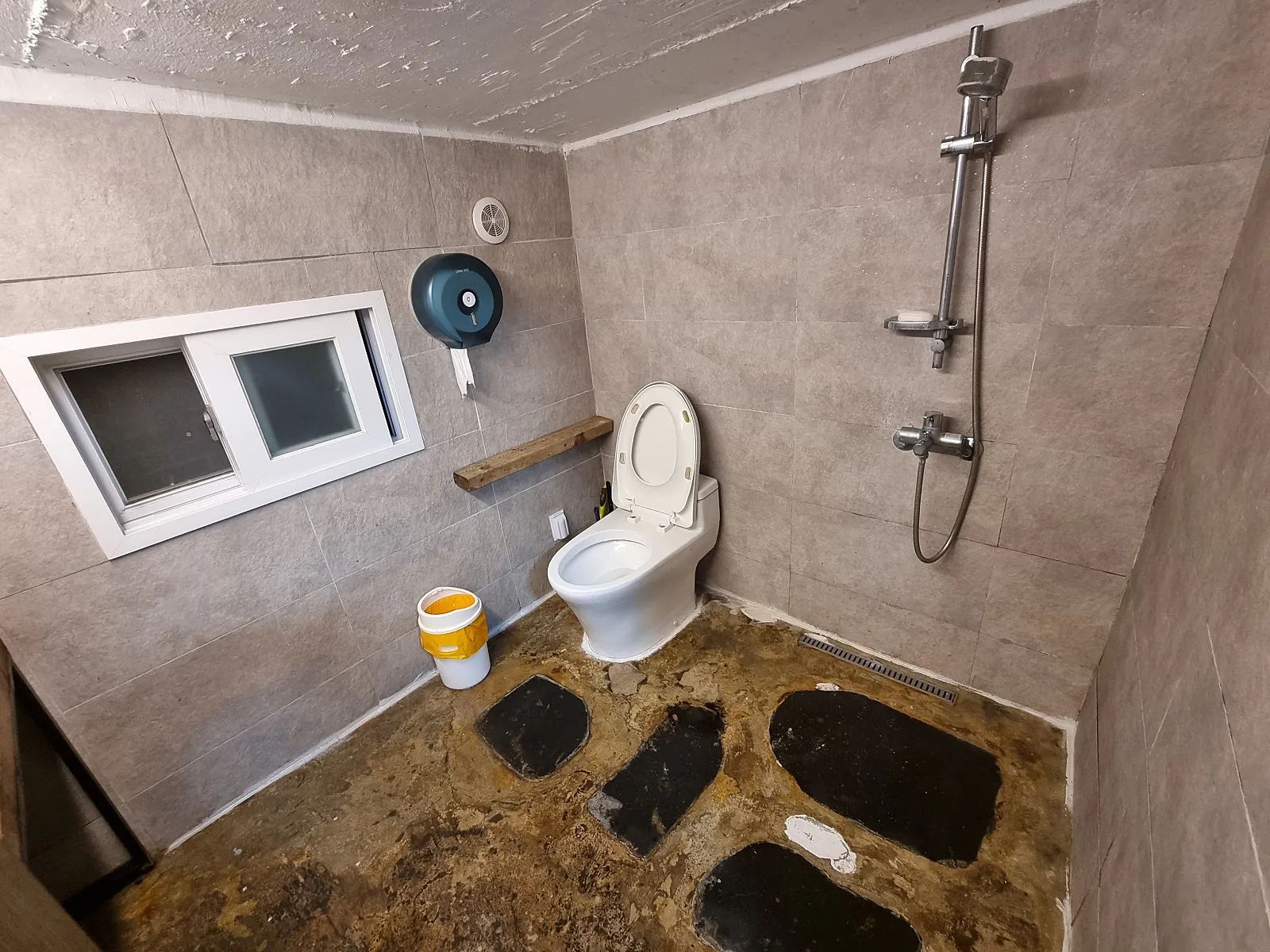 Room image 3
