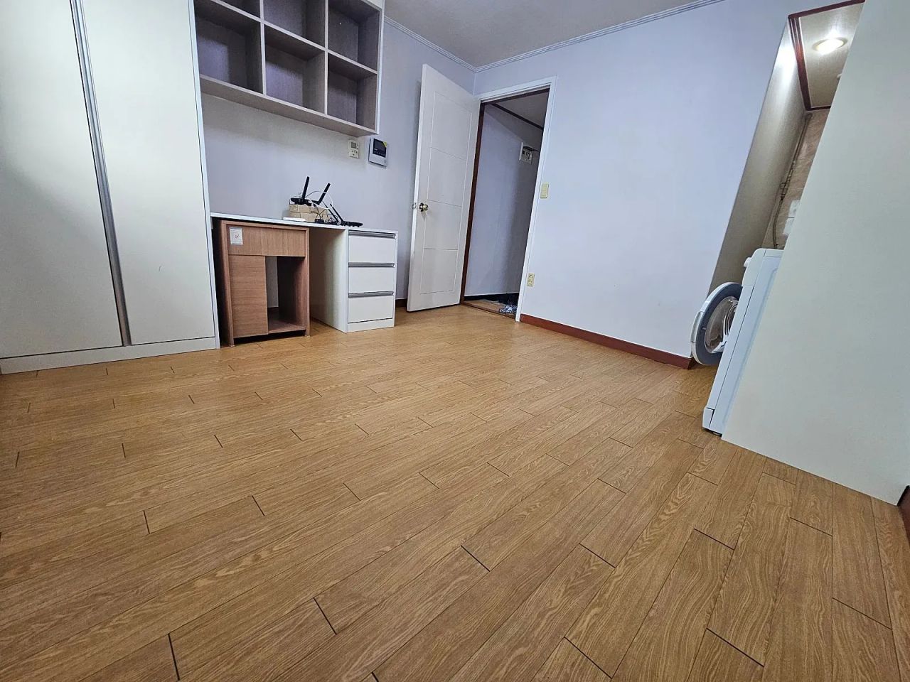 Room image 4