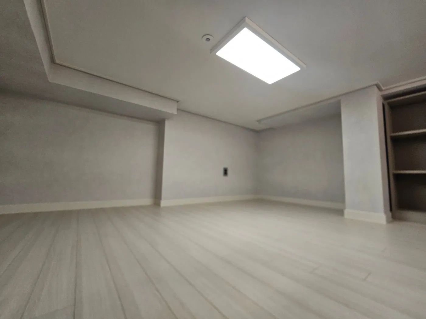 Room image 4