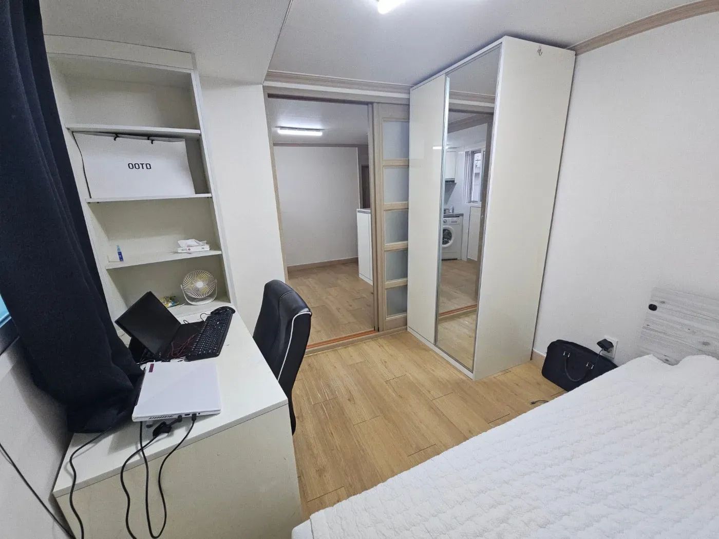 Room image 2