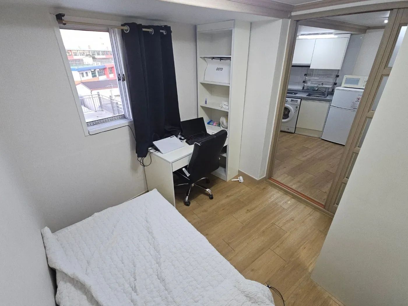 Room image 3