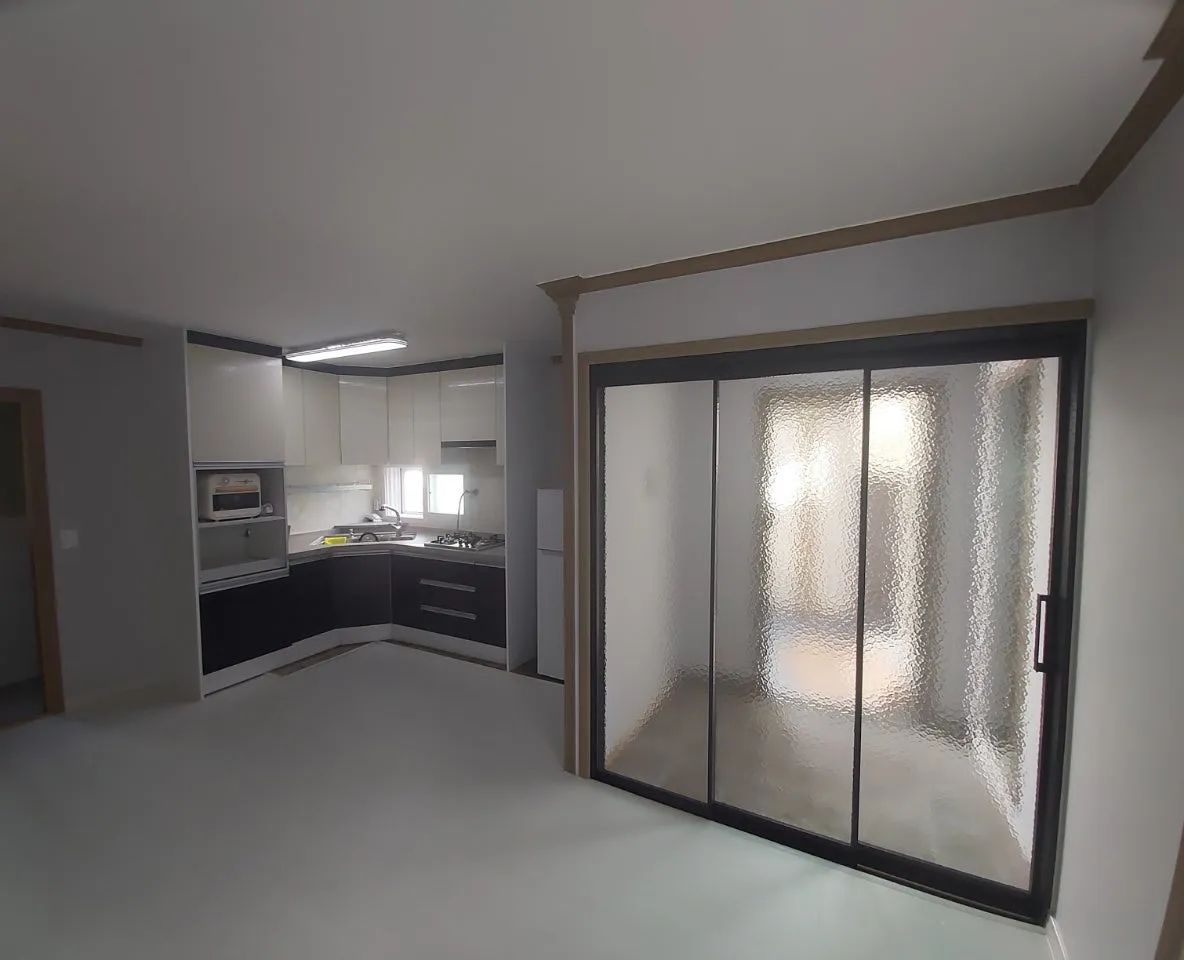 Room image 4