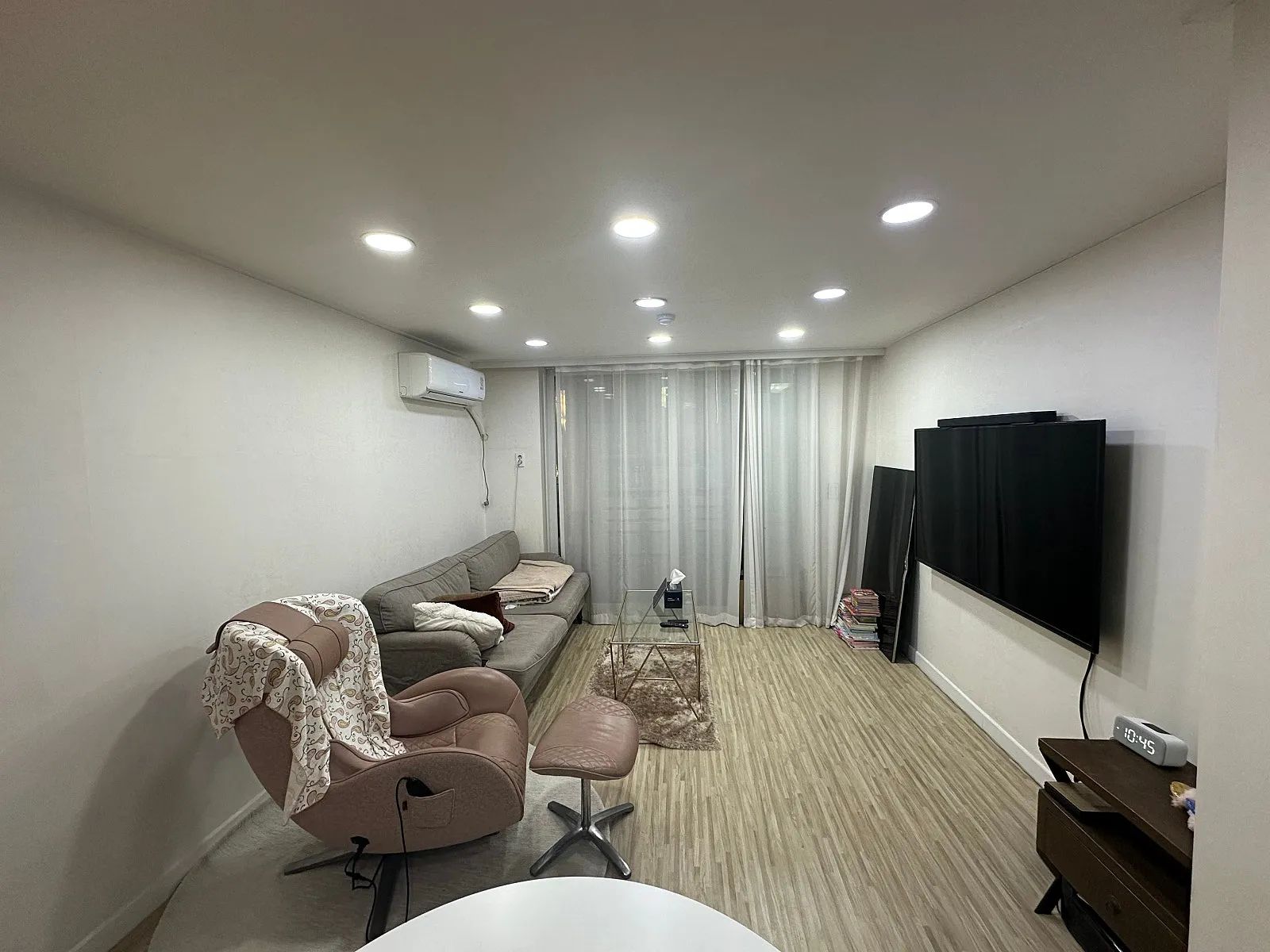 Room image 4