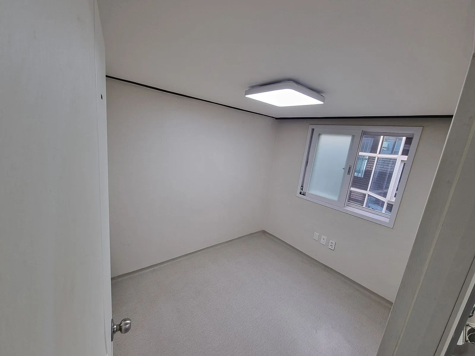 Room image 2