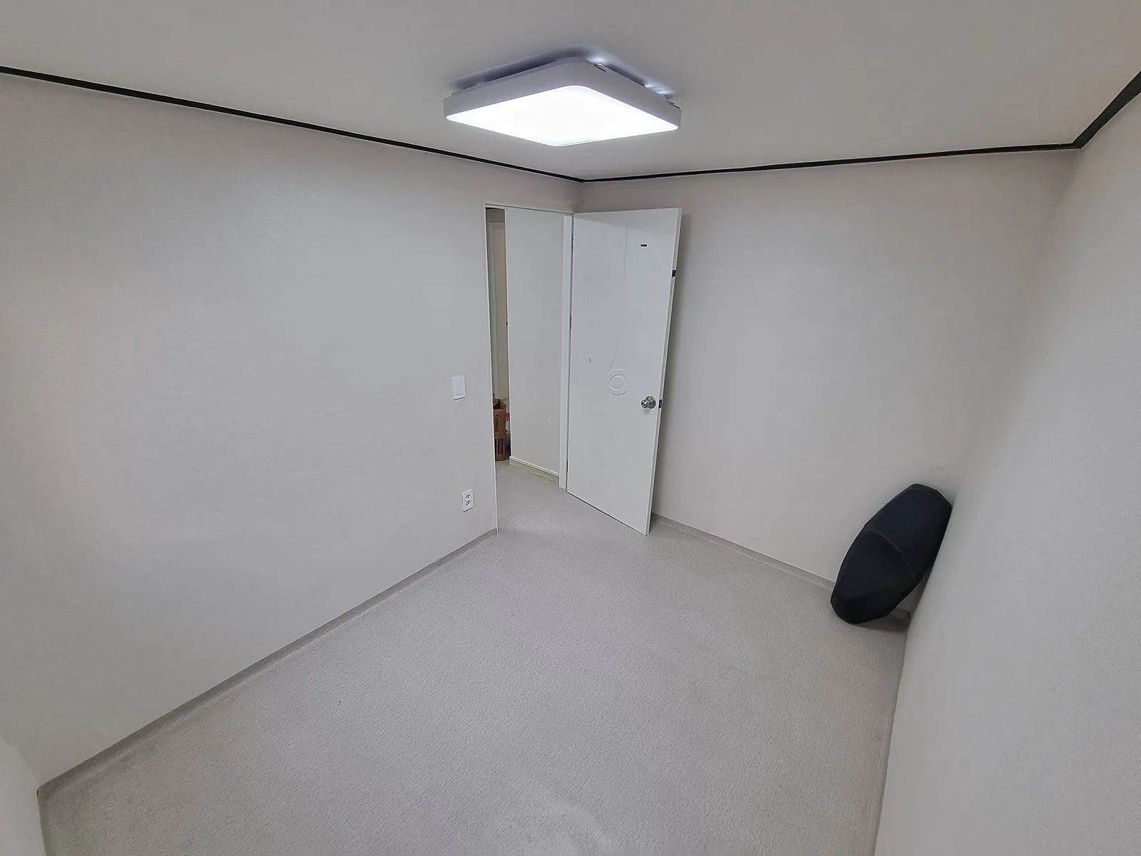 Room image 3