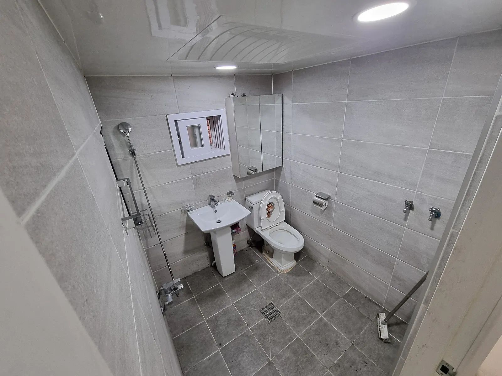 Room image 5