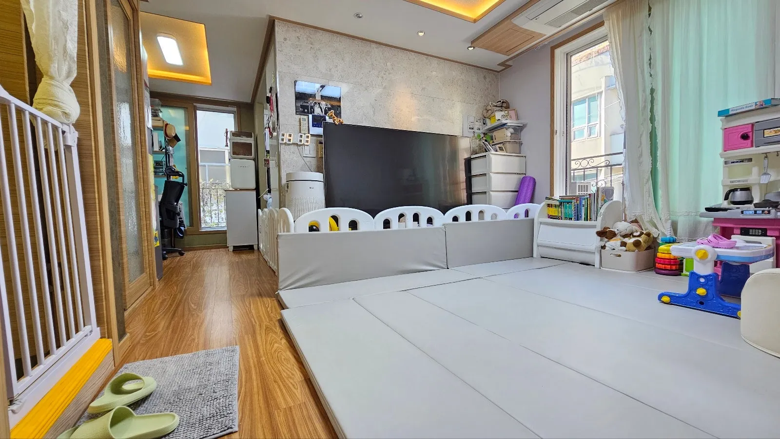 Room image 1