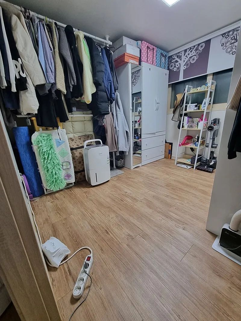Room image 3