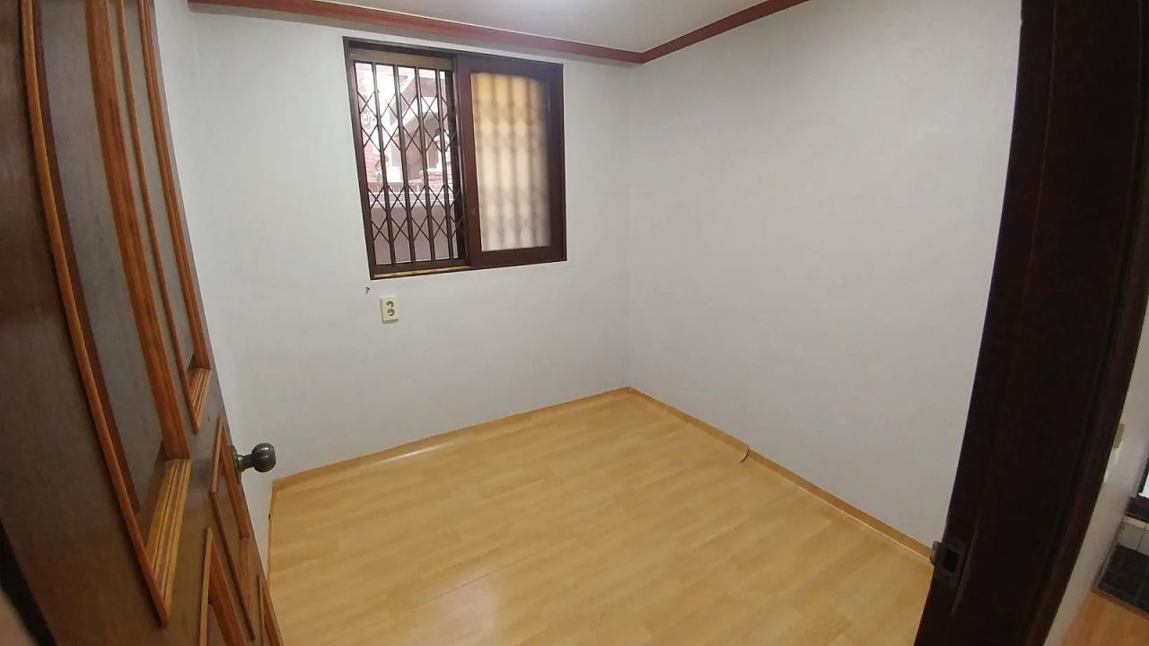 Room image 2