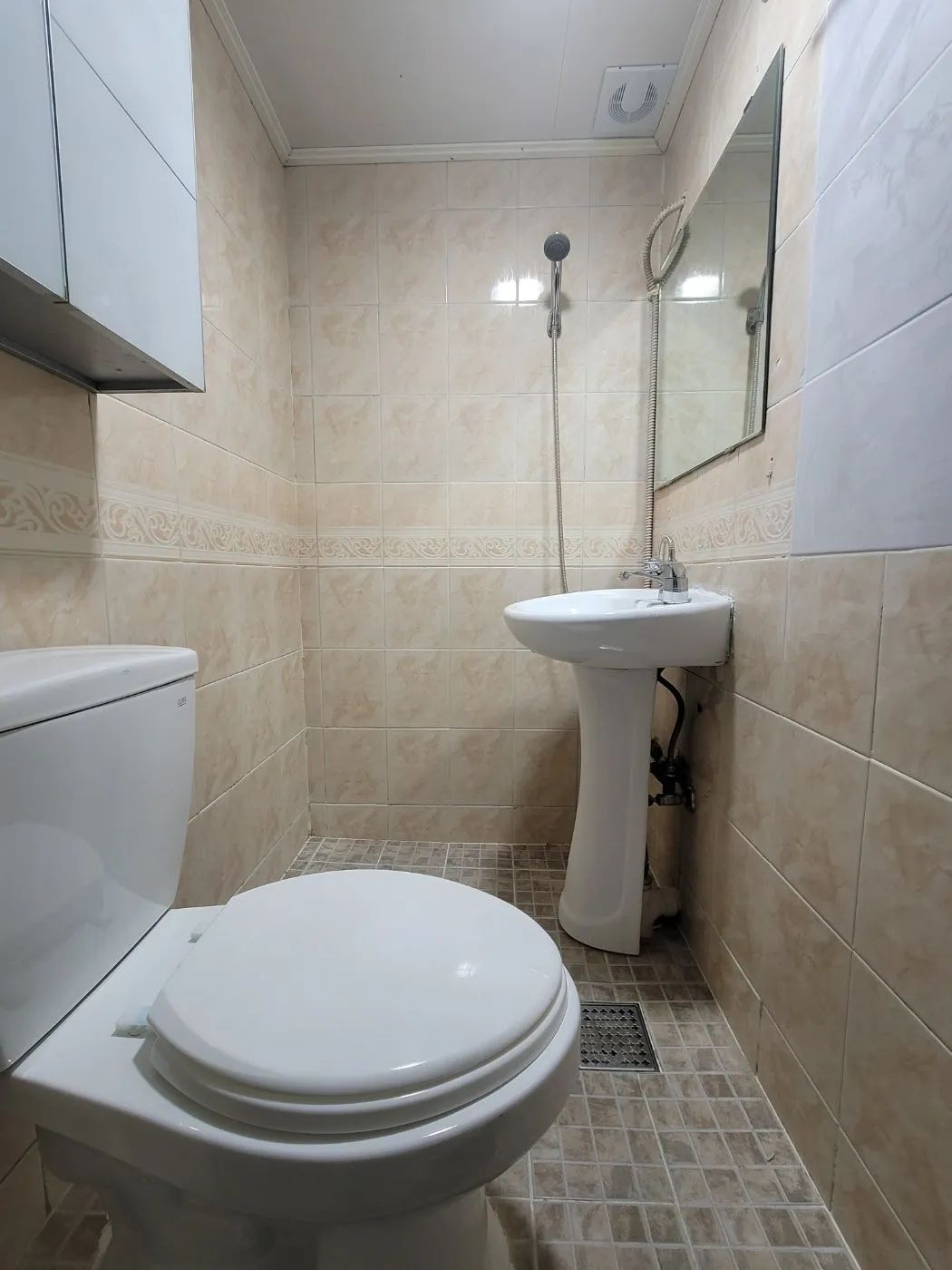 Room image 3